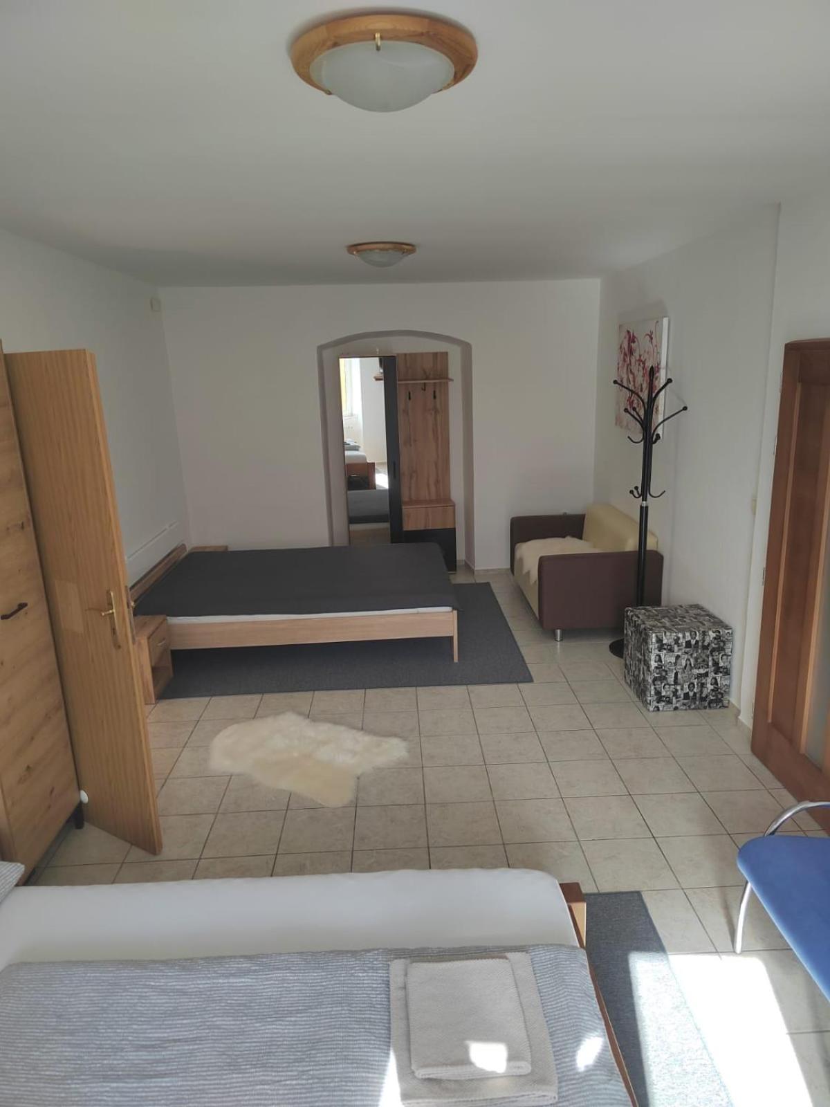 Penzion Oso Vrbov Extérieur photo